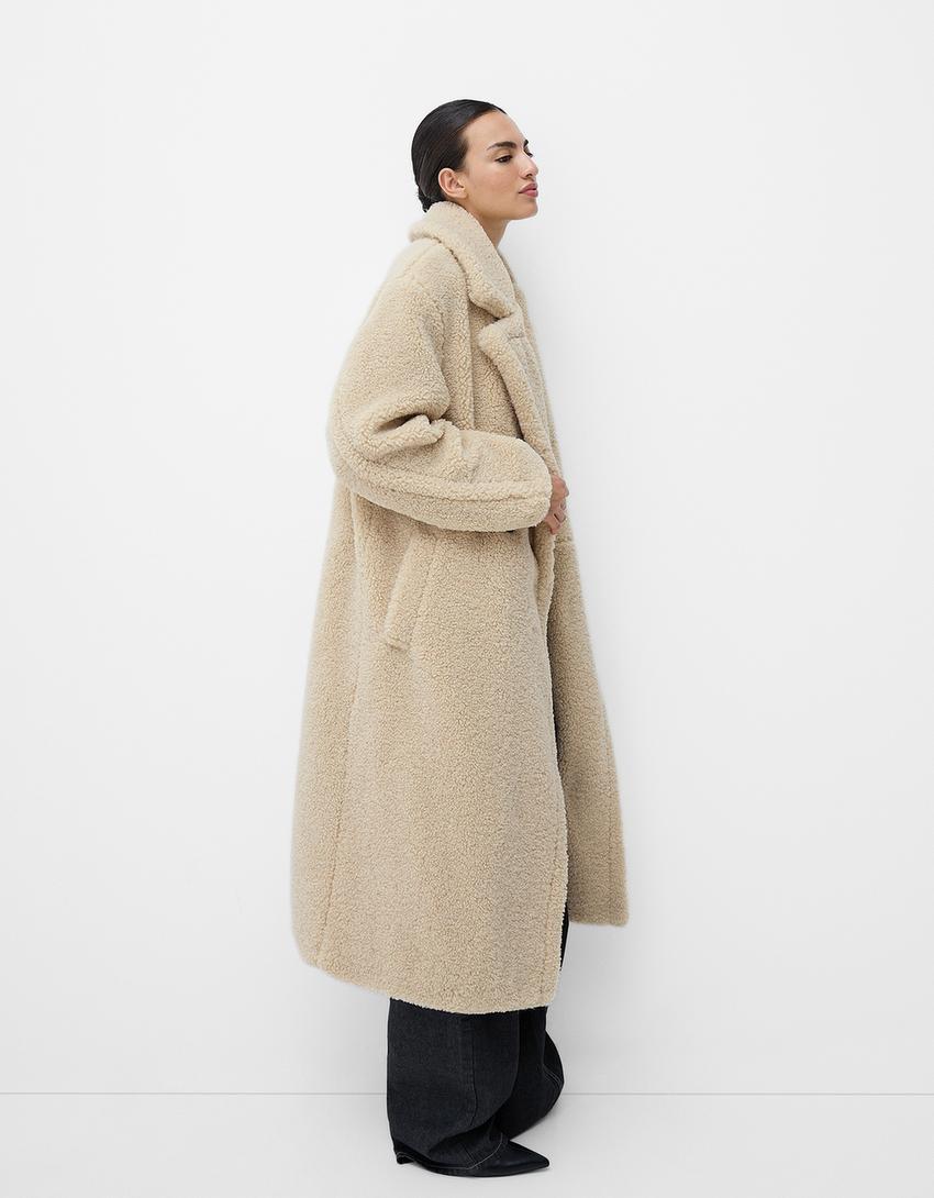 Vanoria | Manteau Oversize Femme en Fourrure Teddy Beige avec Revers et Fermeture à Boutons