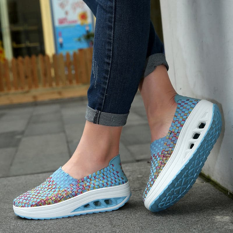 Thaïs | Baskets Orthopédiques Femme à Enfilage Facile avec Semelle Plateforme Inclinée et Tissu Tressé Multicolore