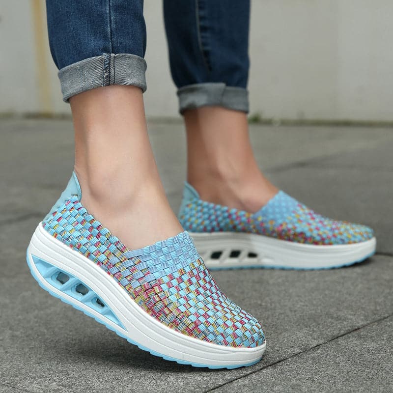 Thaïs | Baskets Orthopédiques Femme à Enfilage Facile avec Semelle Plateforme Inclinée et Tissu Tressé Multicolore