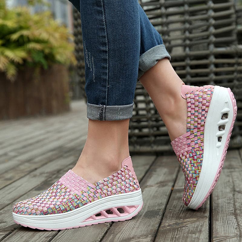 Thaïs | Baskets Orthopédiques Femme à Enfilage Facile avec Semelle Plateforme Inclinée et Tissu Tressé Multicolore