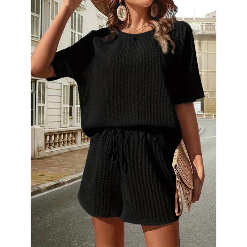 Esmée | Ensemble Estival Femme – T-shirt à Col Rond & Short Taille Élastique à Cordon