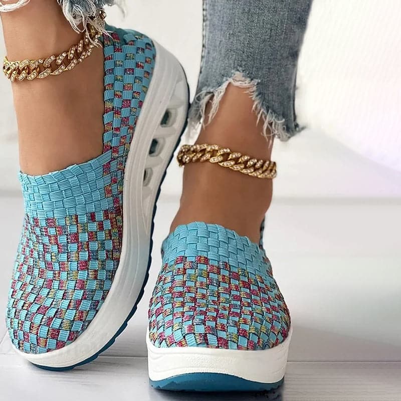 Thaïs | Baskets Orthopédiques Femme à Enfilage Facile avec Semelle Plateforme Inclinée et Tissu Tressé Multicolore