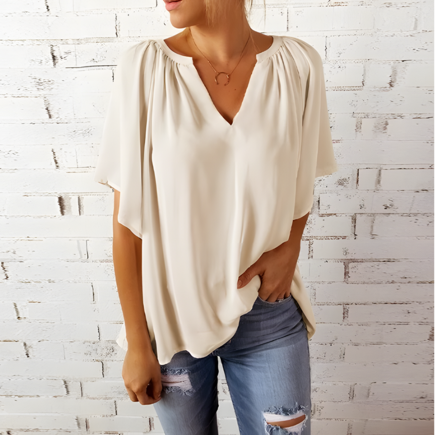 Julienne | Chemise Femme Oversize Col V Fluide en Chiffon – Style Décontracté et Élégant