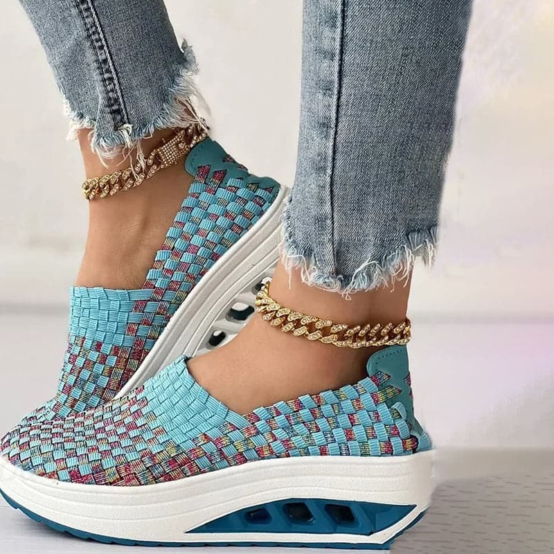 Thaïs | Baskets Orthopédiques Femme à Enfilage Facile avec Semelle Plateforme Inclinée et Tissu Tressé Multicolore