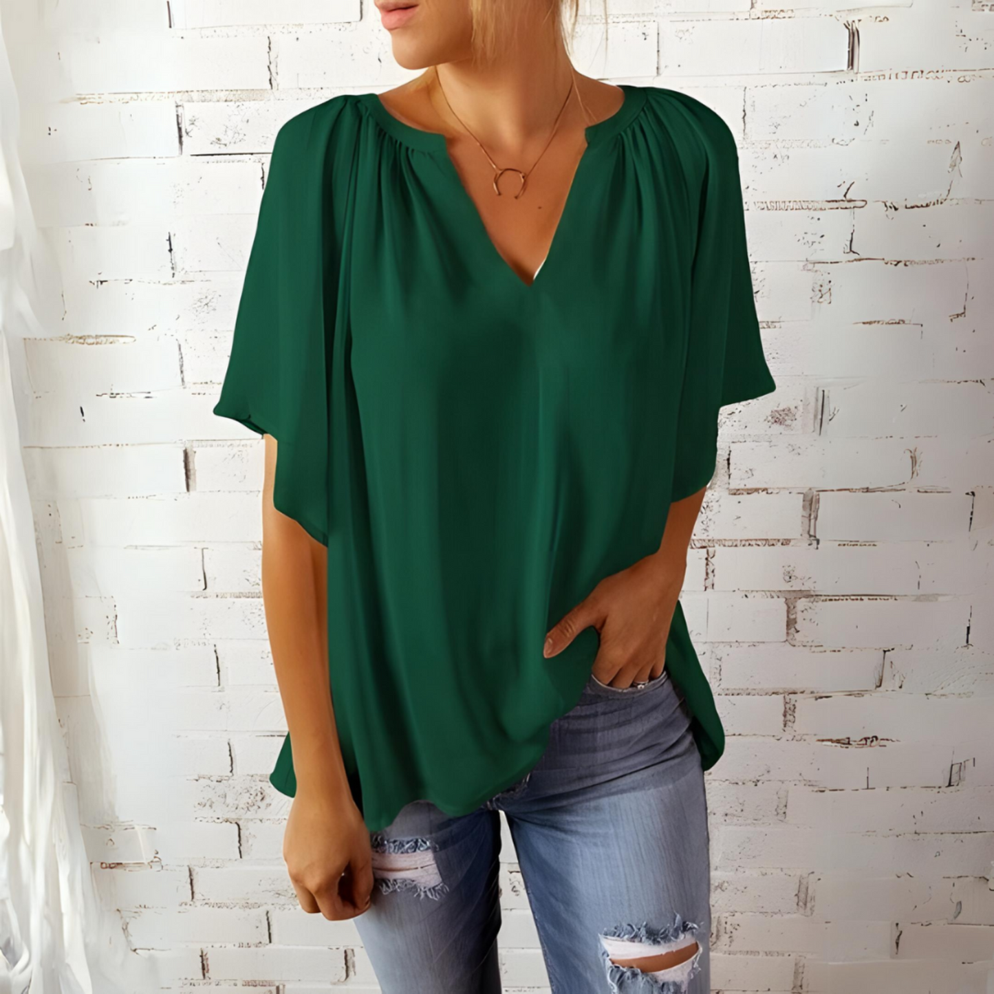 Julienne | Chemise Femme Oversize Col V Fluide en Chiffon – Style Décontracté et Élégant