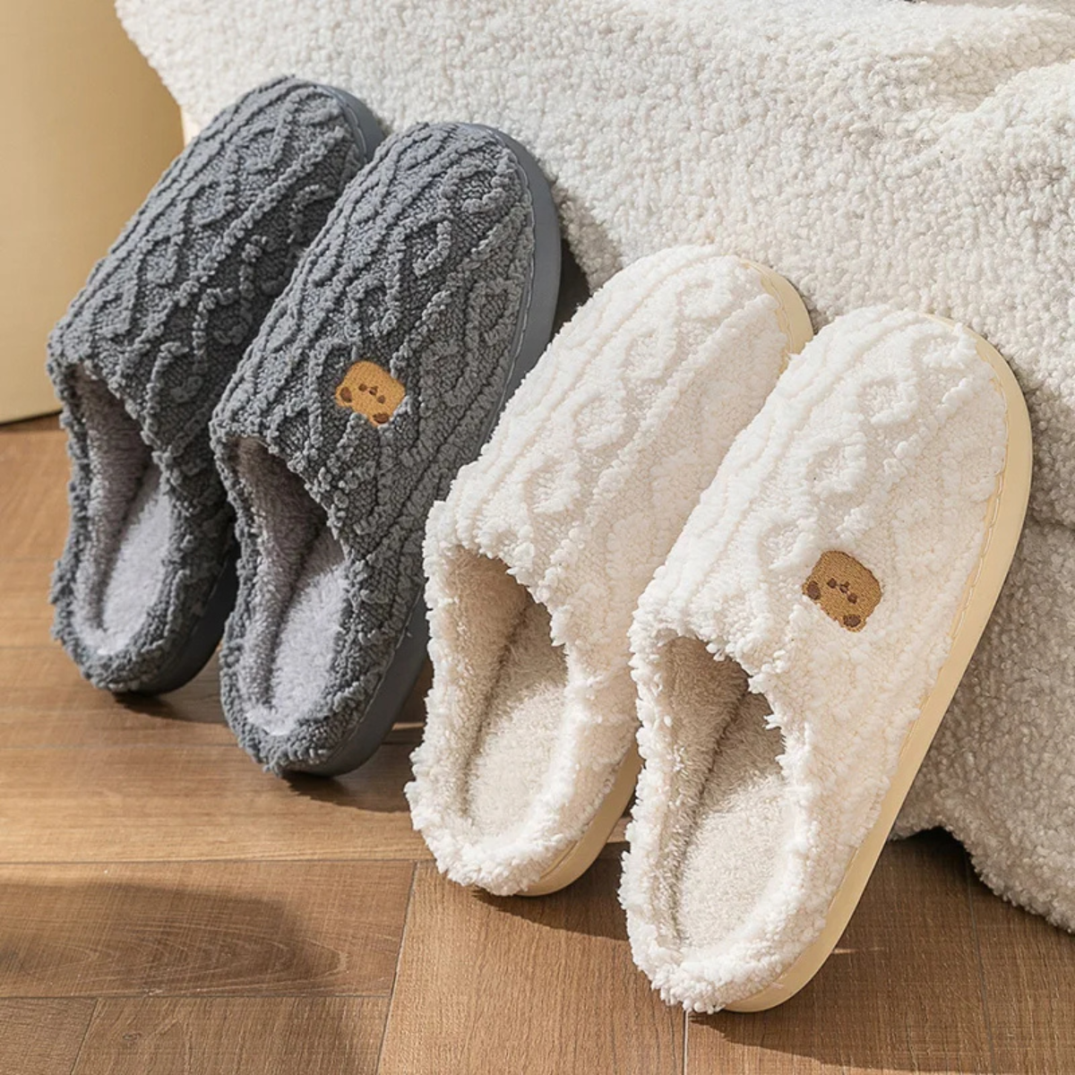 Xandie | Chaussons d'hiver pour femme à bout fermé avec broderie ours en peluche et semelle douce