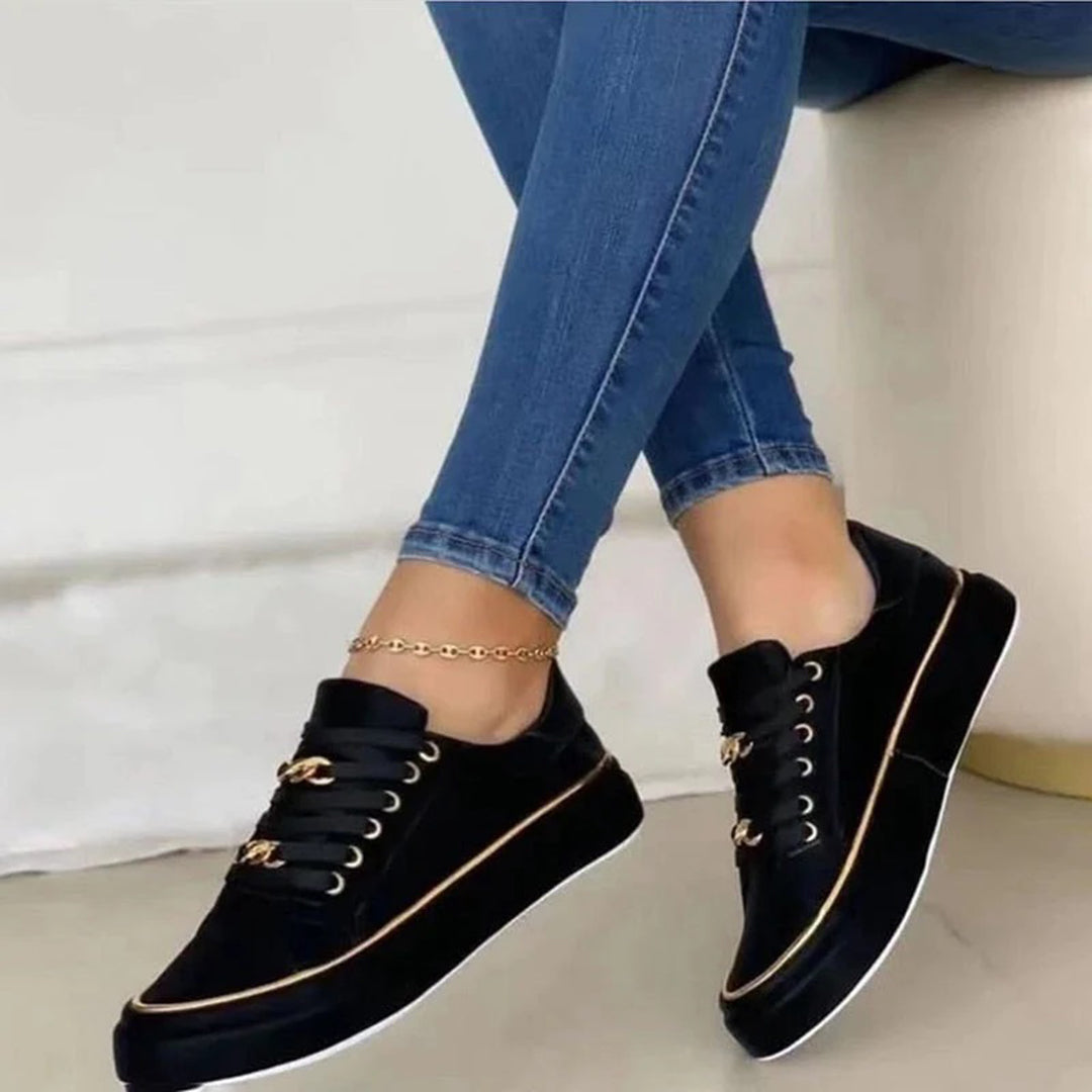 Silvanaïs | Baskets Femme Blanc à Lacets – Détail Doré Élégant – Design Bas & Style Chic