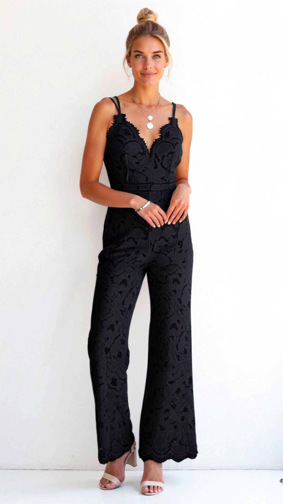 Zénaïs | Jumpsuit Femme Spaghetti Strap – Décolleté V Profond et Pantalon Évasé avec Dentelle Élégante