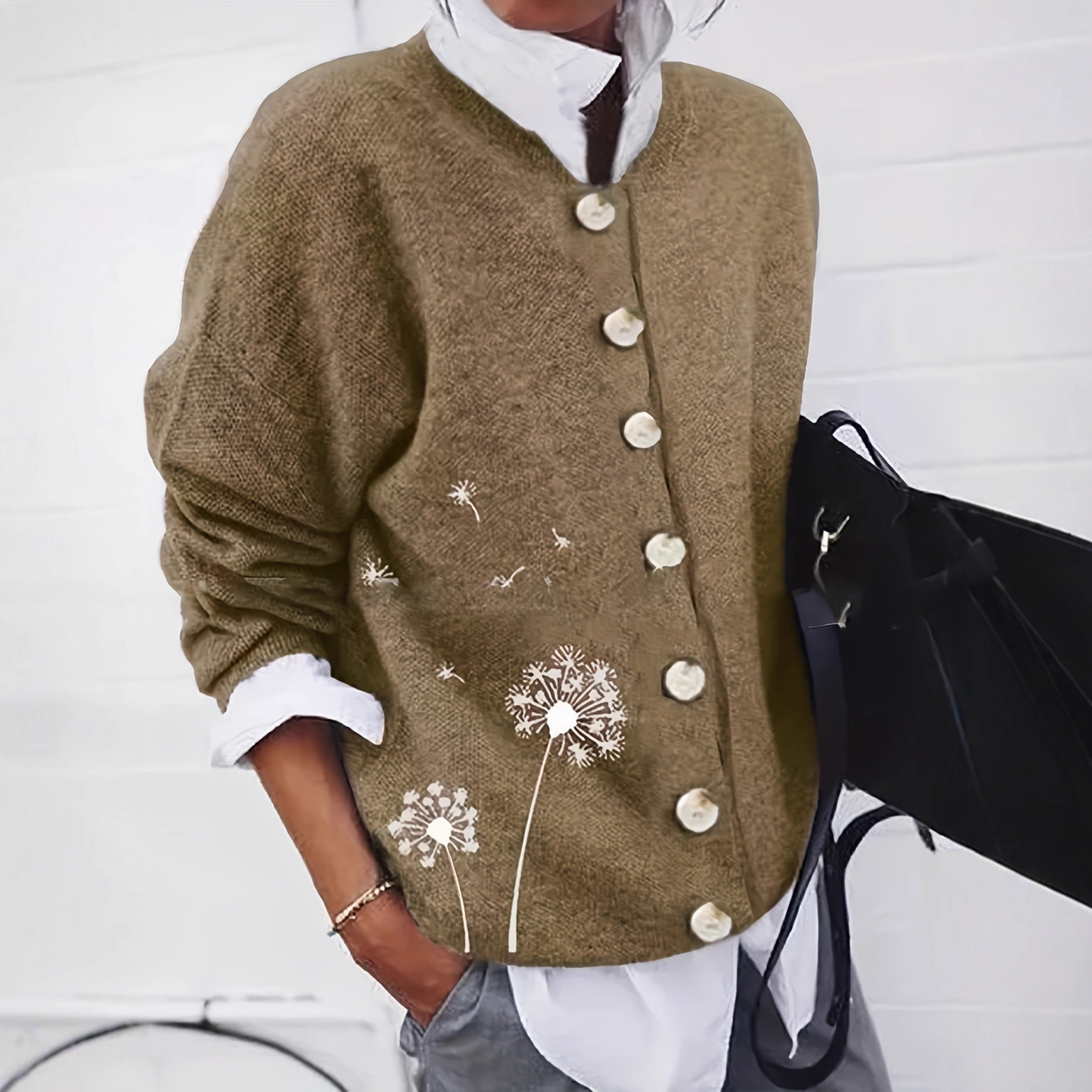 Cardigan Femme à Motif Pissenlit | Boutonné et Doux pour un Look Naturel