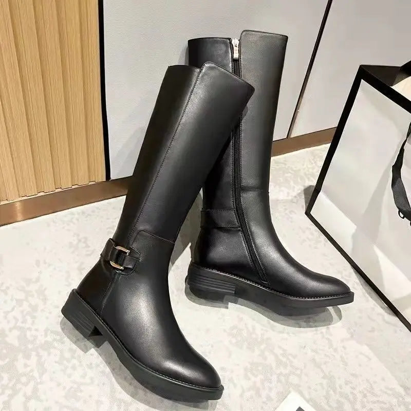 Ophélie | Bottes Hautes Femme Noires avec Boucle Métallique & Fermeture Éclair