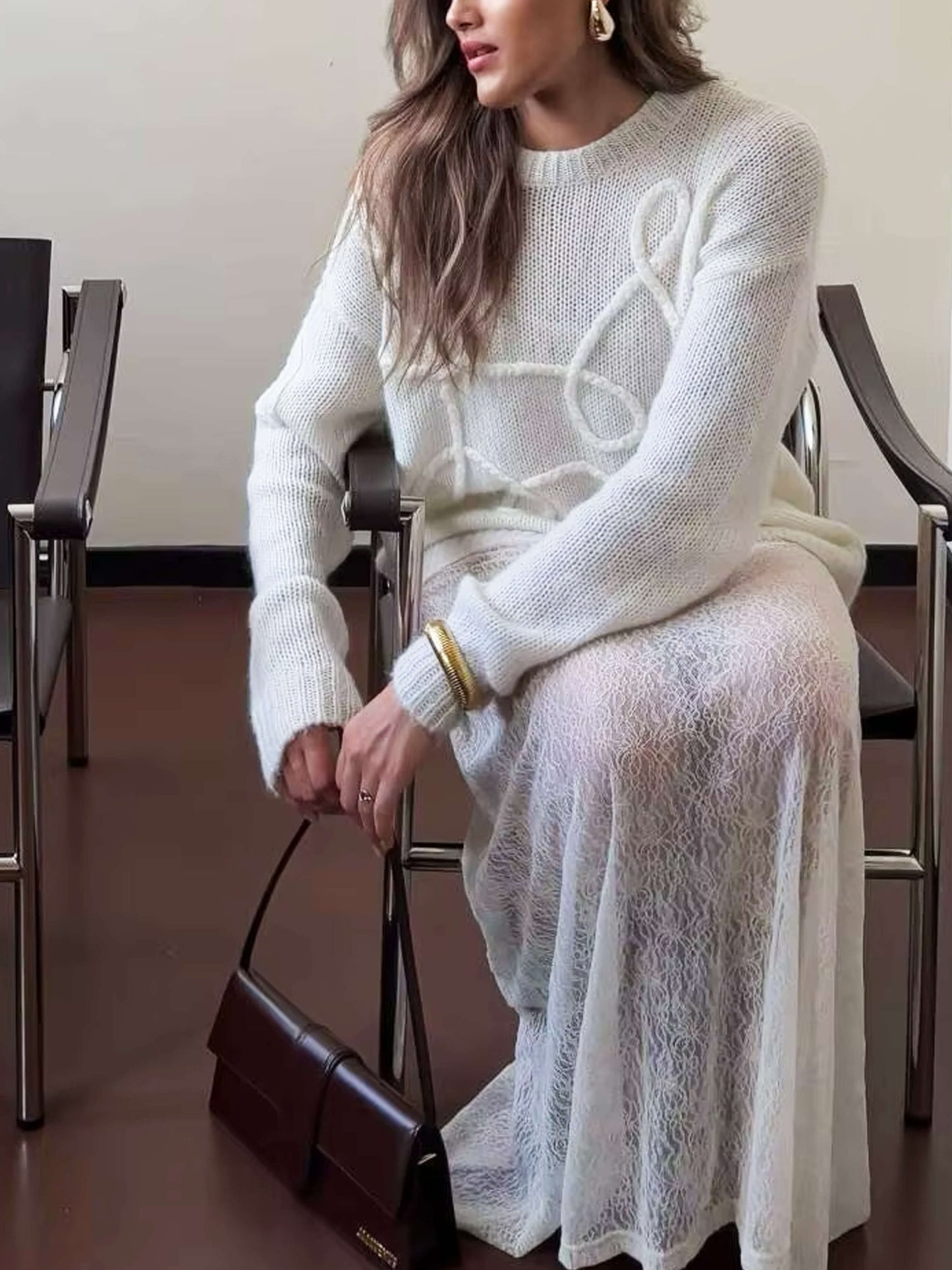 Madeleine | Pull Femme Oversize Col Rond à Motifs Brodés Élégants