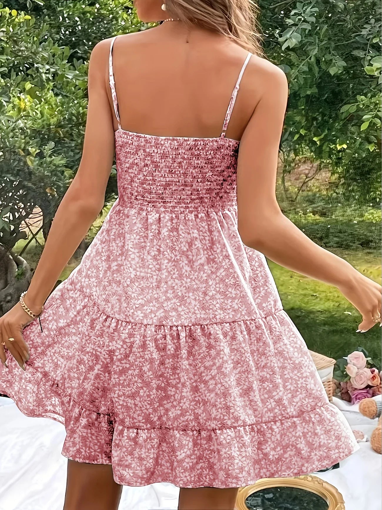 Océline | Robe Mini à Bretelles Spaghetti, Décolleté Carré et Taille Cintrée pour Femme – Robe Estivale Élégante et Confortable