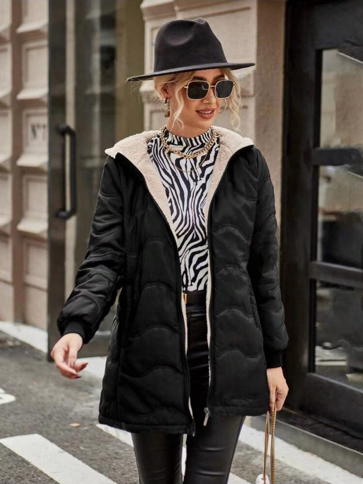 Honorine | Trench Coat Femme Noir Slim Fit, Capuche, Doublure Polaire & Poignets Côtelés