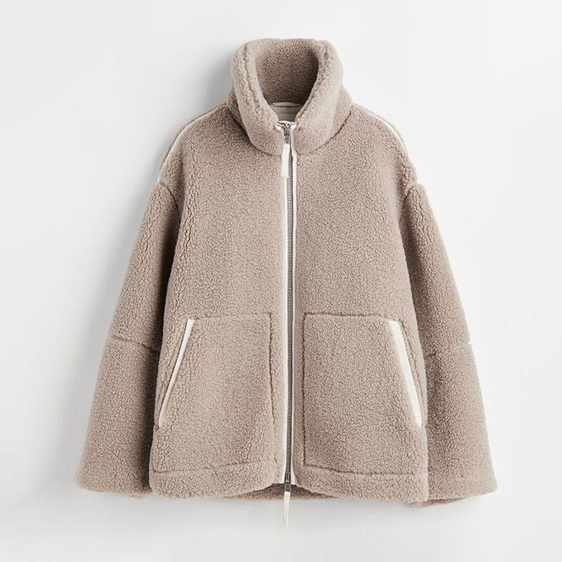 Corisande-Marie | Veste oversize femme en peluche teddy avec fermeture éclair et col montant