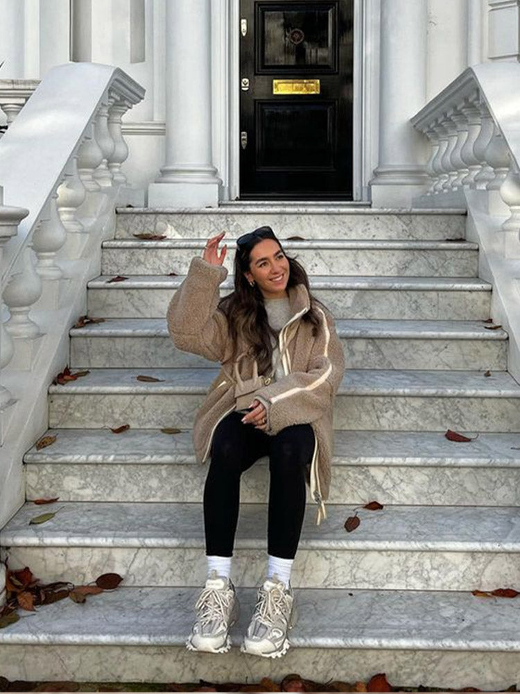 Corisande-Marie | Veste oversize femme en peluche teddy avec fermeture éclair et col montant