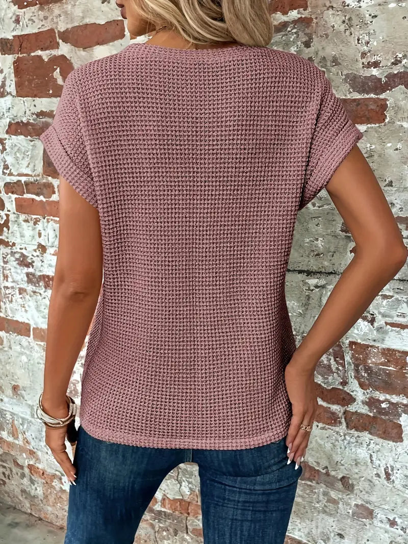 Philoména | Haut Femme d'Été Uni en Tissu Texturé à Manches Repliées et Ourlet Torsadé