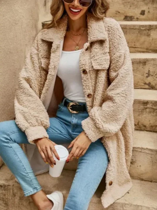 Éponine | Teddy Coat Femme Long Oversize Beige à Col Revers & Boutons Élégants