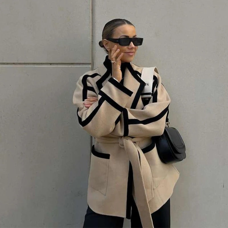 Géraldine | Blazer Manteau Femme Khaki avec Ceinture à Nouer et Détails Contrastés