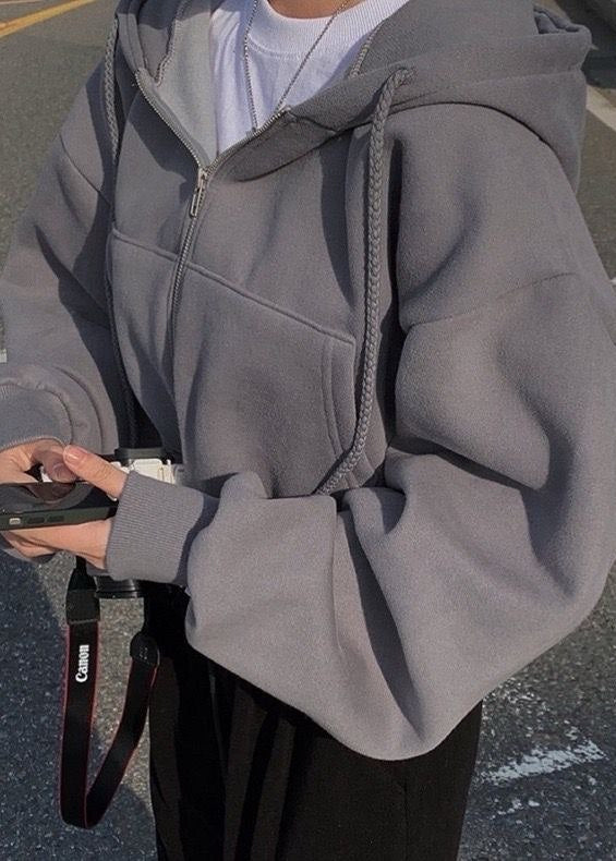 Veste à capuche raccourcie pour femme avec fermeture à glissière – Sportive, Confortable & Stylée