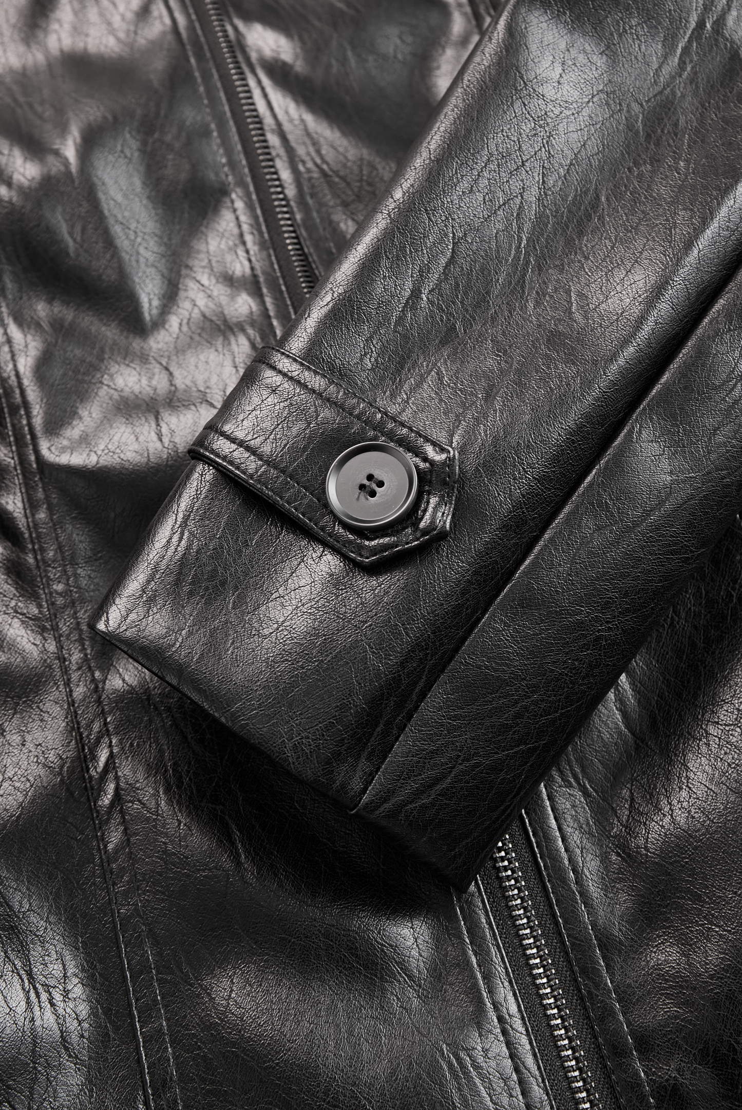 Veste en Faux Cuir Femme Ajustée | Style Audacieux et Élégance Intemporelle