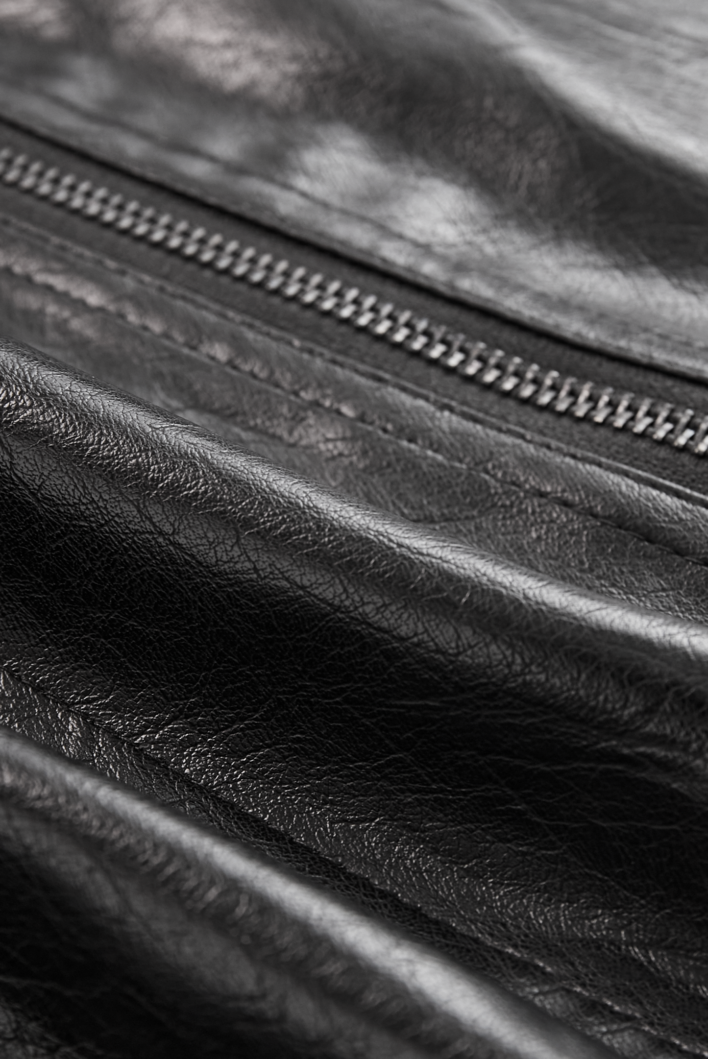 Veste en Faux Cuir Femme Ajustée | Style Audacieux et Élégance Intemporelle