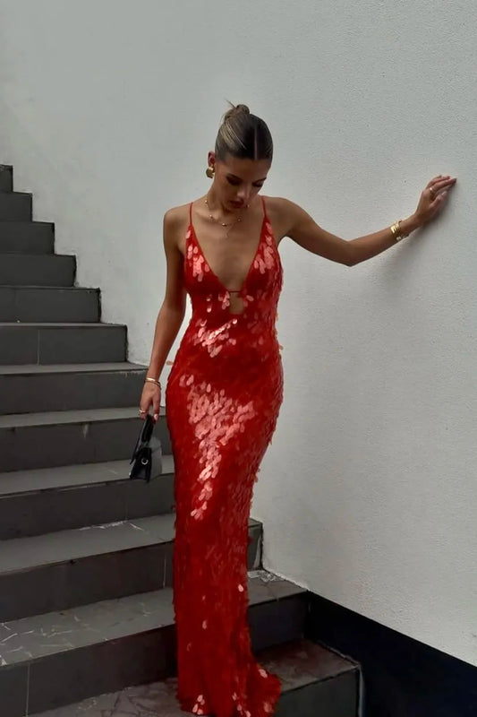 Maëva | Robe Maxi Formelle Rouge à Bretelles Spaghetti, Décolleté Profond, Style Sirène Paillettes