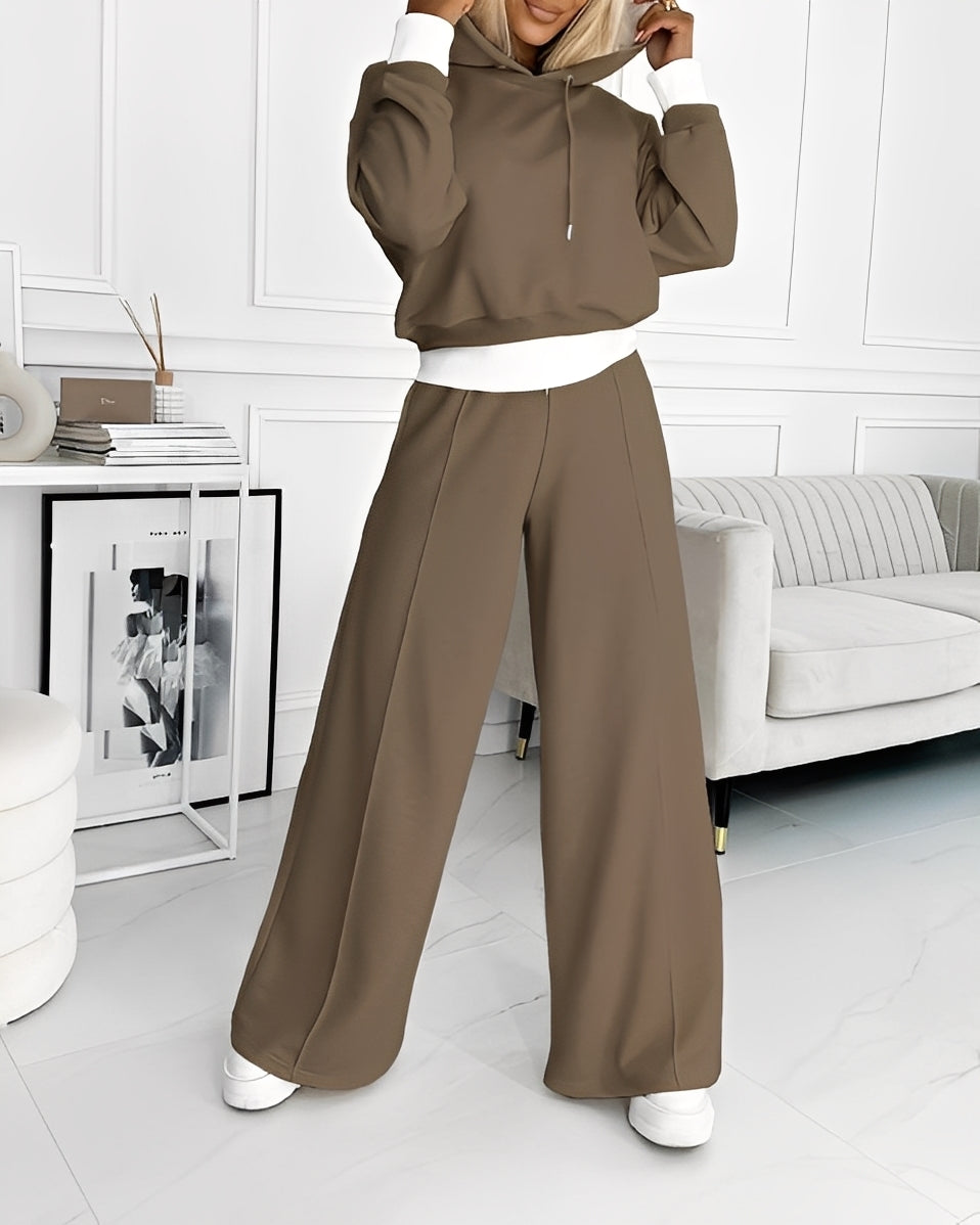 Ensemble de survêtement avec capuche pour femme – Élégant, Confortable & Polyvalent