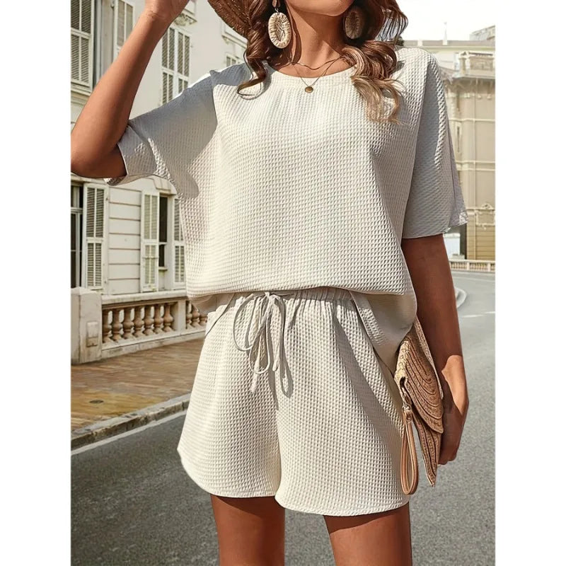 Esmée | Ensemble Estival Femme – T-shirt à Col Rond & Short Taille Élastique à Cordon