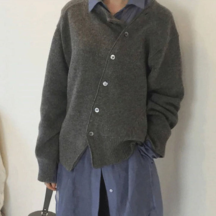 Cendrine | Cardigan femme en maille avec boutons asymétriques, élégant et confortable