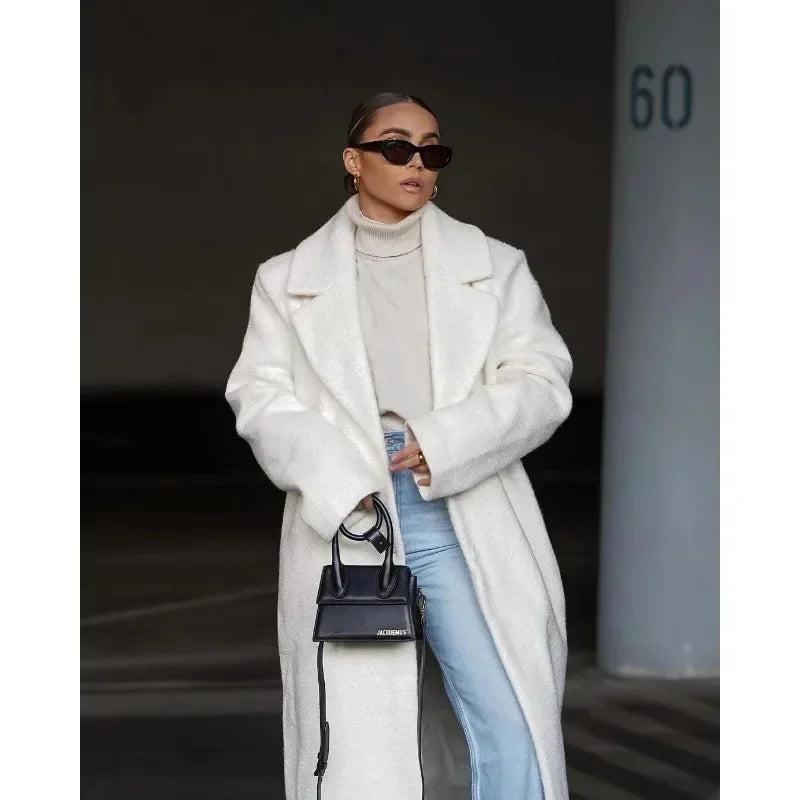 Cyprienne | Manteau long femme à col classique et coupe élégante