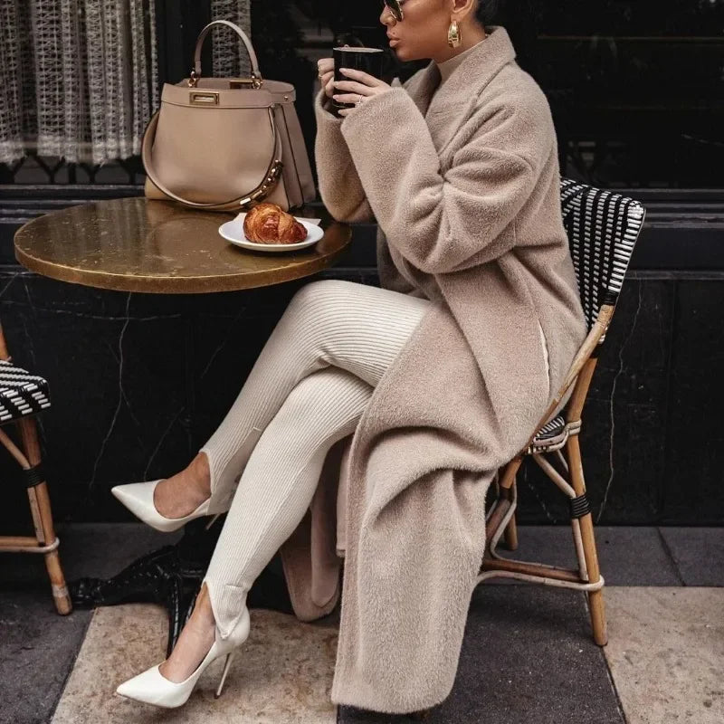 Cyprienne | Manteau long femme à col classique et coupe élégante