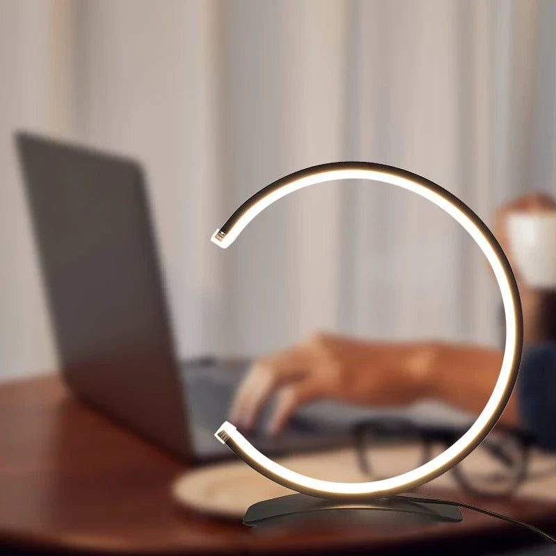 LumiCove™ | C-förmige LED-Tischlampe mit Touch-Steuerung und 3 Lichtfarben