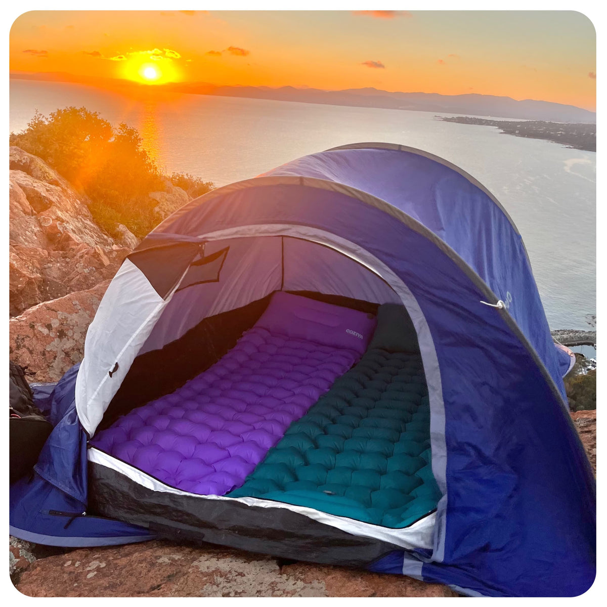 CampCloud™ | Aufblasbare Campingmatratze mit integrierter Pumpe und Kissen
