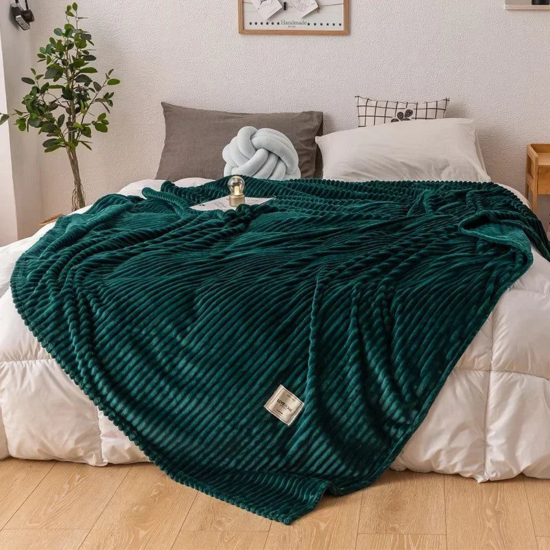 FlanellWärme™ | Kuschelige Flanelldecke für kalte Nächte und gemütliche Stunden