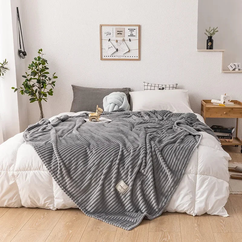 FlanellWärme™ | Kuschelige Flanelldecke für kalte Nächte und gemütliche Stunden