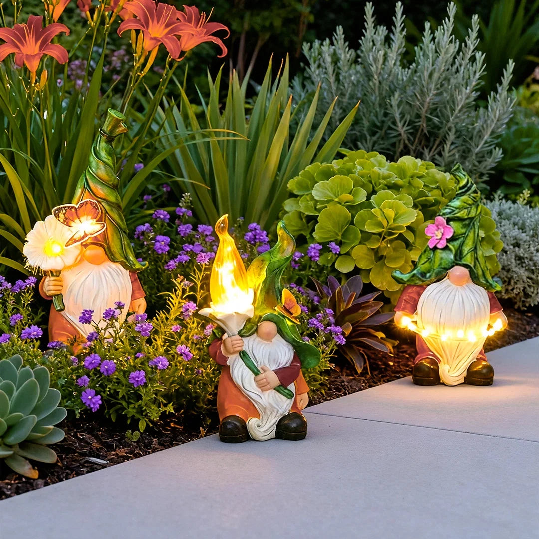 GartenWichtel™ | Solar-Gartenfigur mit LED-Licht und Dämmerungssensor