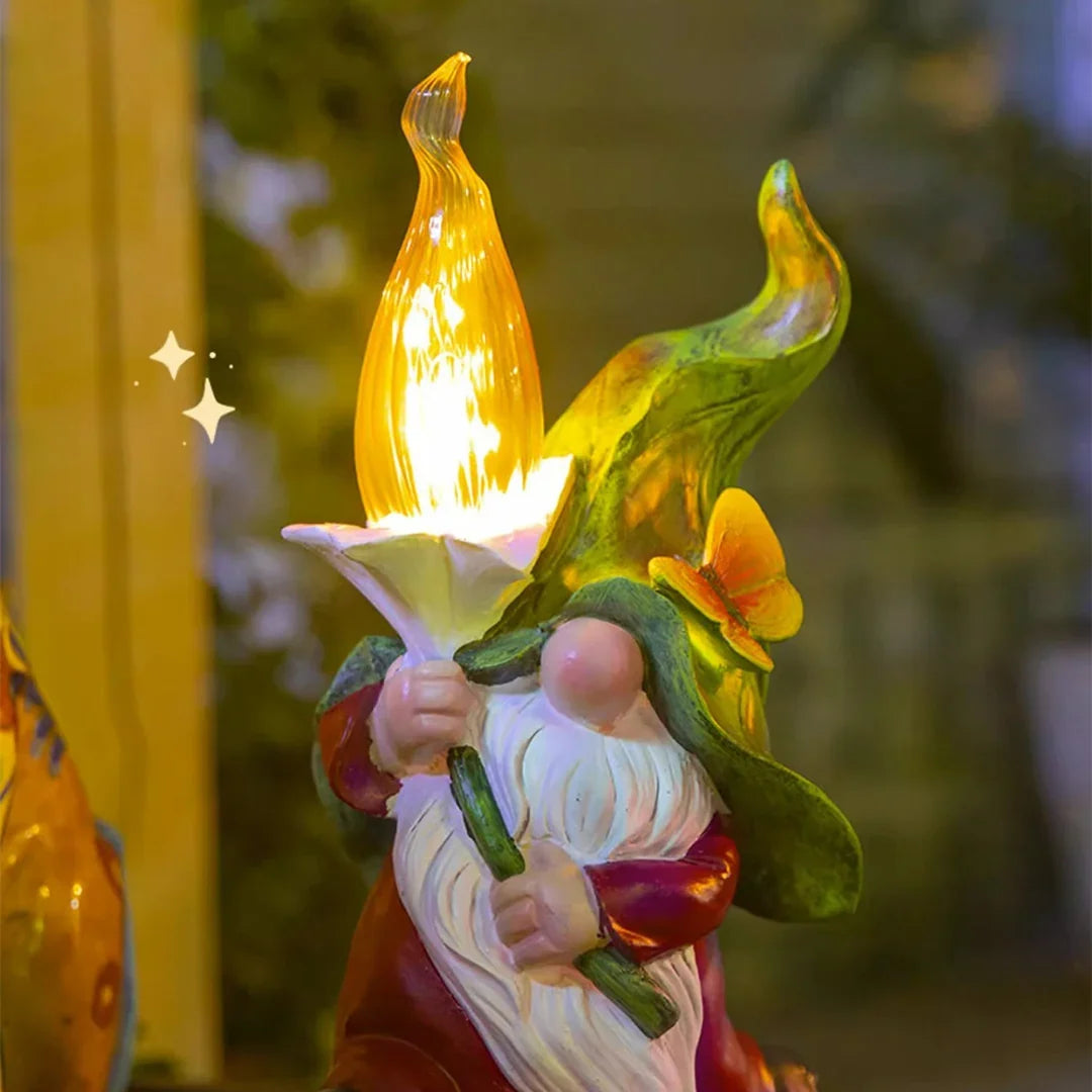 GartenWichtel™ | Solar-Gartenfigur mit LED-Licht und Dämmerungssensor