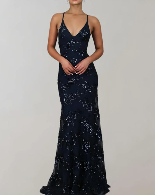 Abrielle | Robe Noire Longue à Sequins – Décolleté Plongeant & Bretelles Fines – Élégante Tenue de Soirée Femme