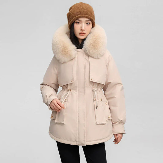 Dominique | Parka Femme Mi-Longue avec Taille Ajustable et Col Amovible en Fausse Fourrure