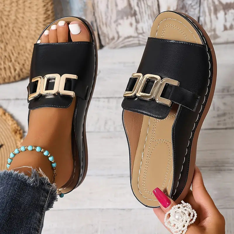Beline | Sandales Compensées Femme – Bout Ouvert – Semelle Confort – Détail Métallique Élégant
