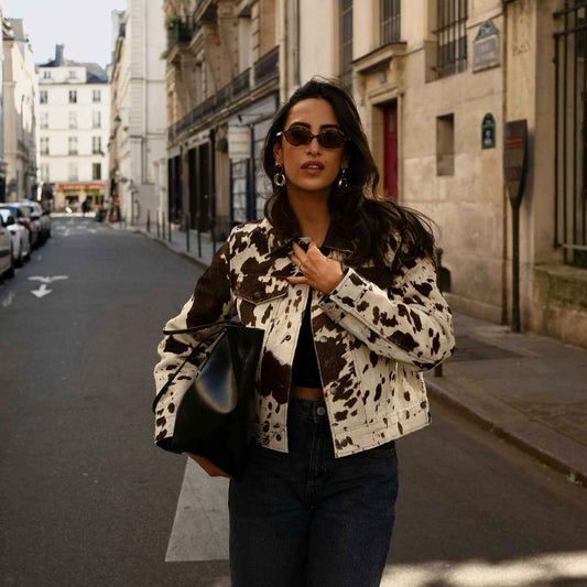 Cerise | Veste Femme Imprimé Vache Col Revers Boutons-Pression Stylée