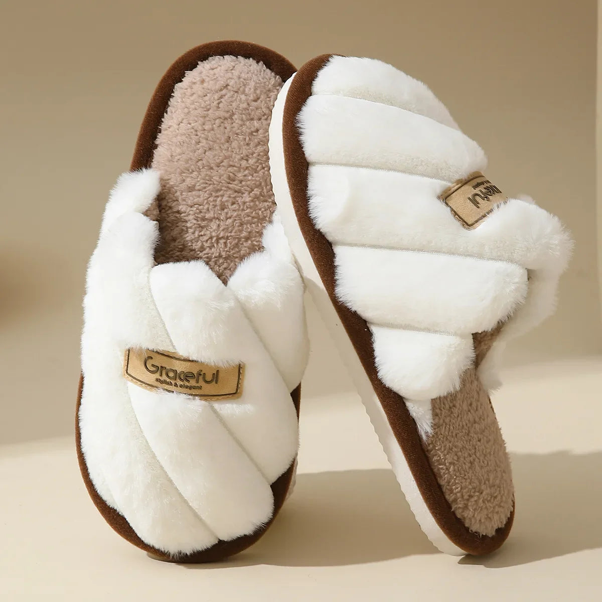 Monique | Chaussons Femme Ouverts en Peluche Douce avec Coussin Moelleux & Confort d’Intérieur