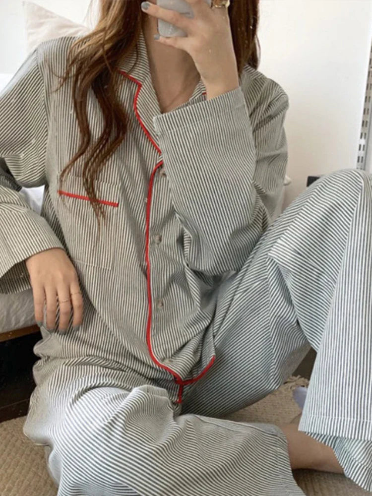 Marlène | Pyjama Femme 2 Pièces à Rayures avec Chemise Boutonnée et Pantalon Confort