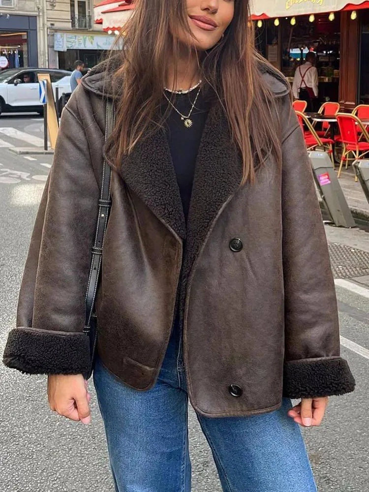 Serena | Veste Femme Oversize Marron à Large Col Revers, Boutonnée et Doublée Polaire
