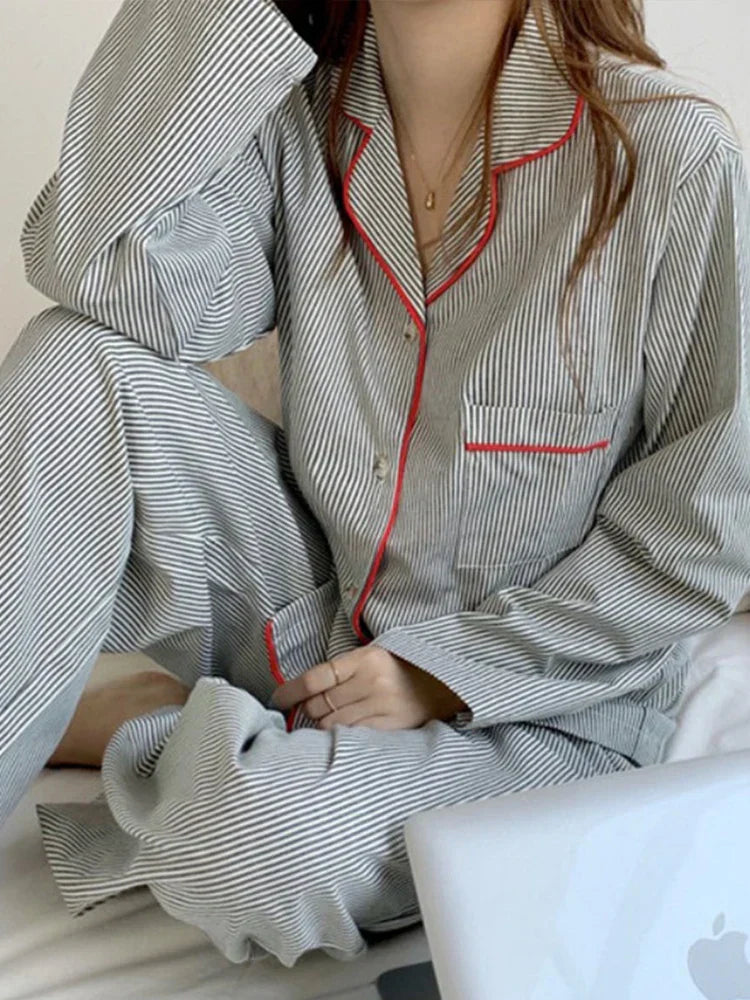 Marlène | Pyjama Femme 2 Pièces à Rayures avec Chemise Boutonnée et Pantalon Confort
