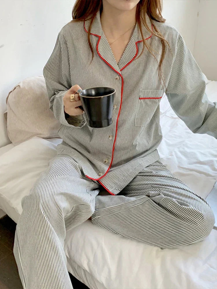 Marlène | Pyjama Femme 2 Pièces à Rayures avec Chemise Boutonnée et Pantalon Confort