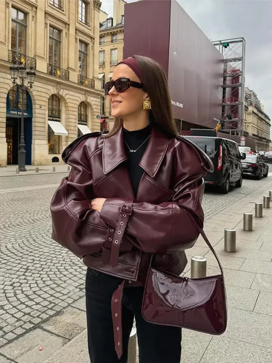 Cléa-Louise | Veste oversize effet cuir bordeaux femme avec larges revers et ceinture