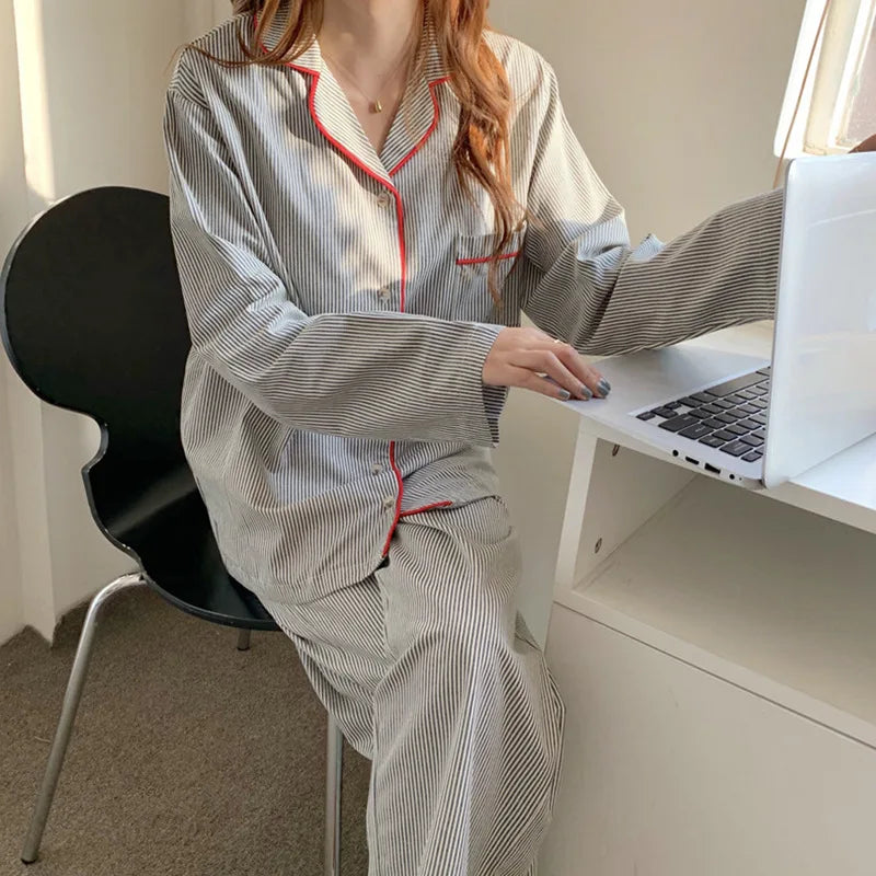 Marlène | Pyjama Femme 2 Pièces à Rayures avec Chemise Boutonnée et Pantalon Confort