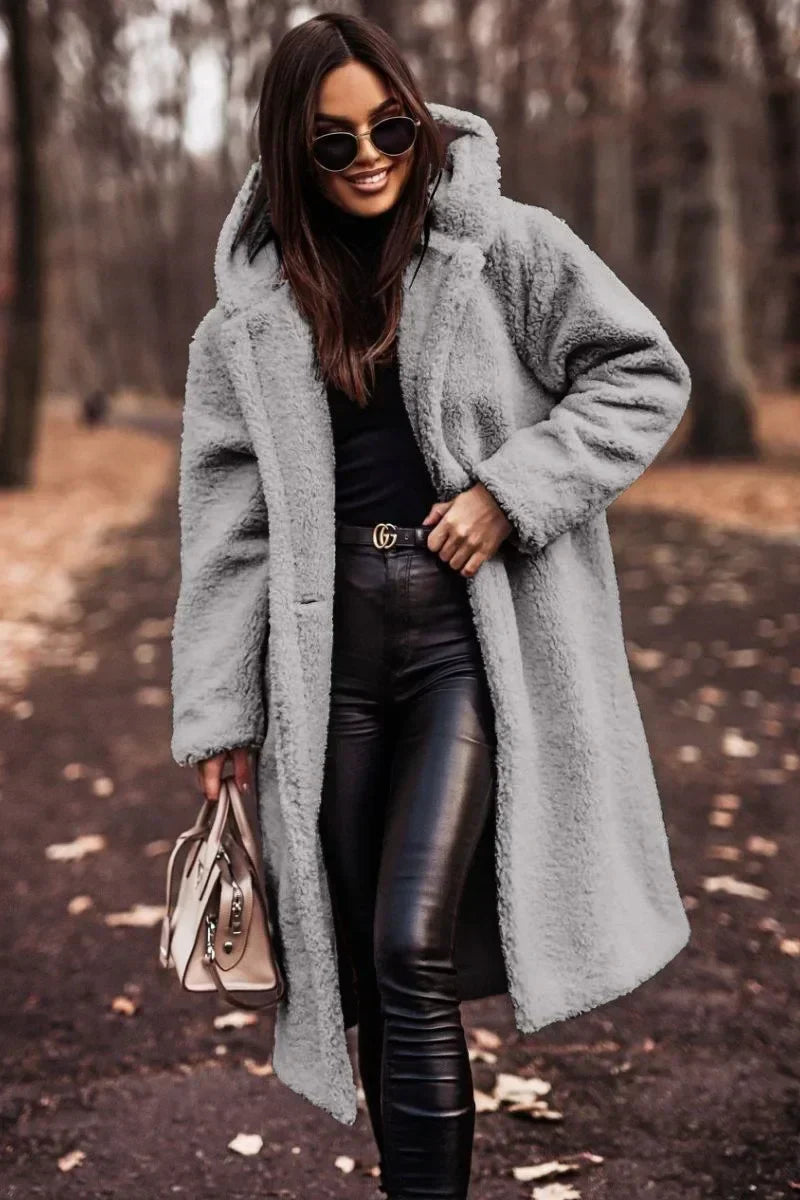 Carmeline | Manteau long femme en peluche avec capuche, confortable et chaud