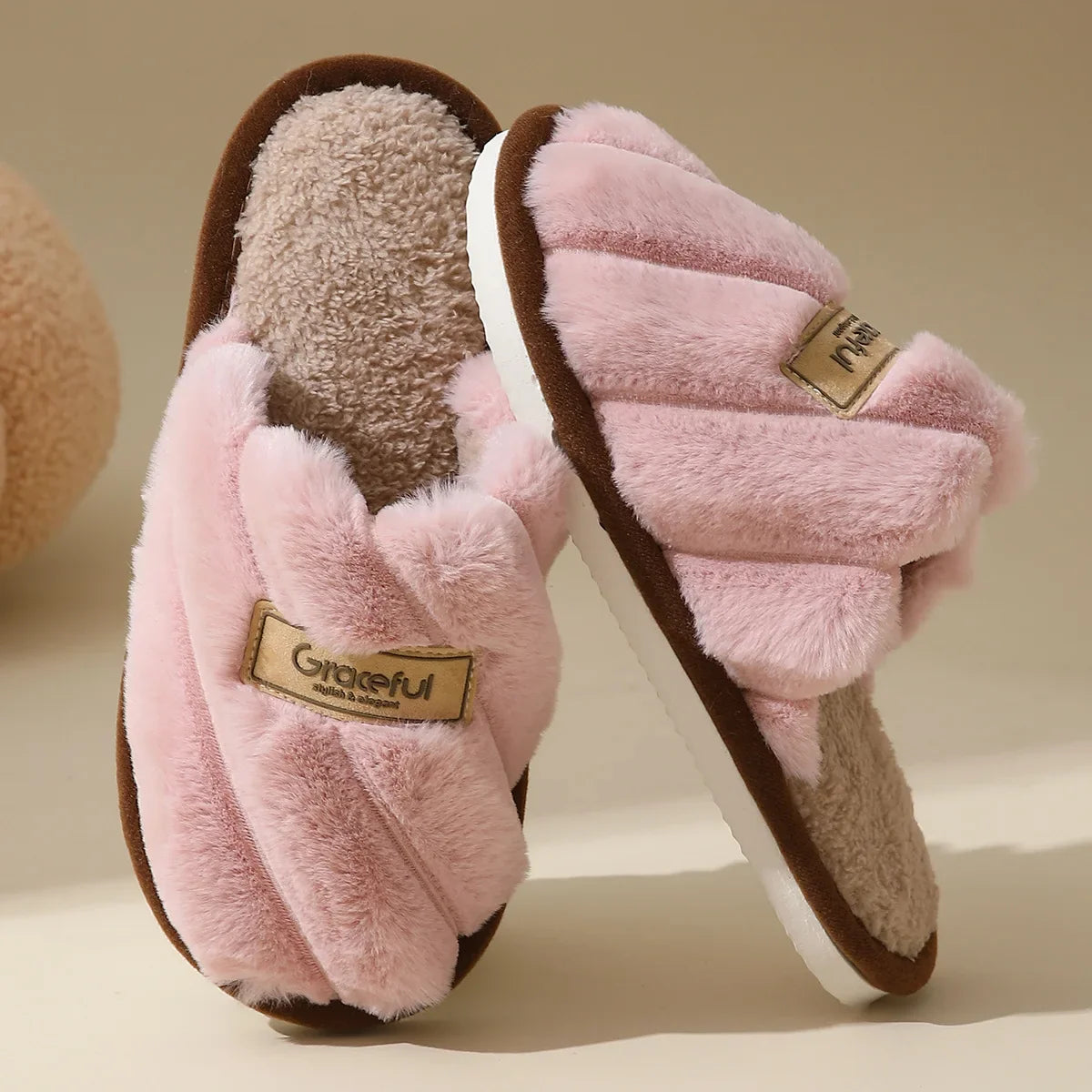 Monique | Chaussons Femme Ouverts en Peluche Douce avec Coussin Moelleux & Confort d’Intérieur